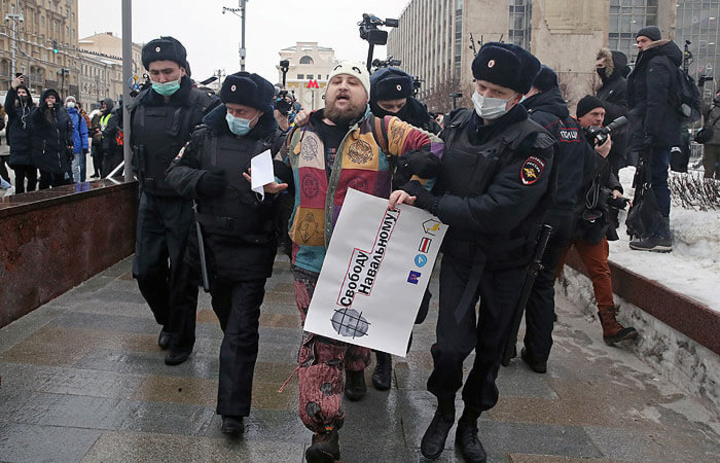 В центре начались задержания сторонников Навального